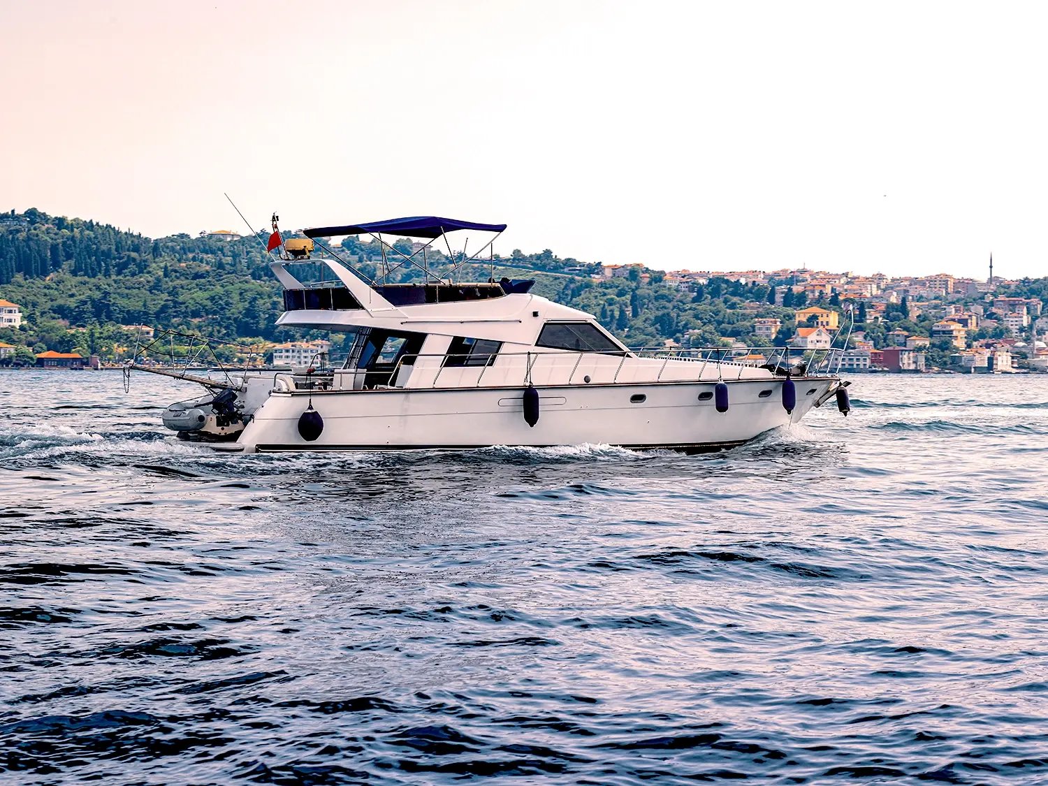 1982-Yacht1